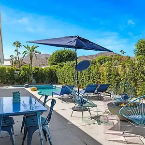 https://luxuriously-reimagined-3bd-2bath-mid-century-palm-springs-home.palm-springs-ca-hotels.com